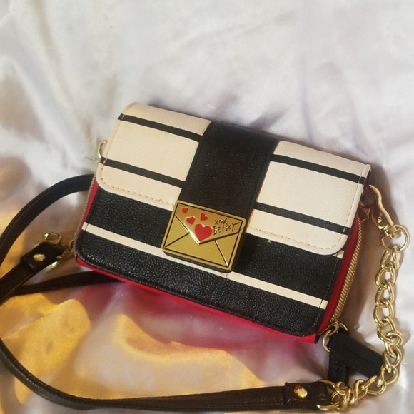 Betsey Johnson Handbags - Betsey Johnson  cross body
